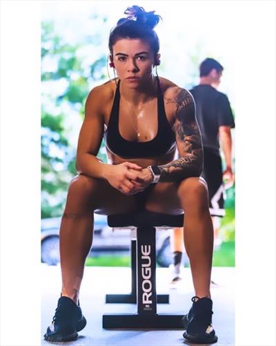 Claudia Gadelha Topless