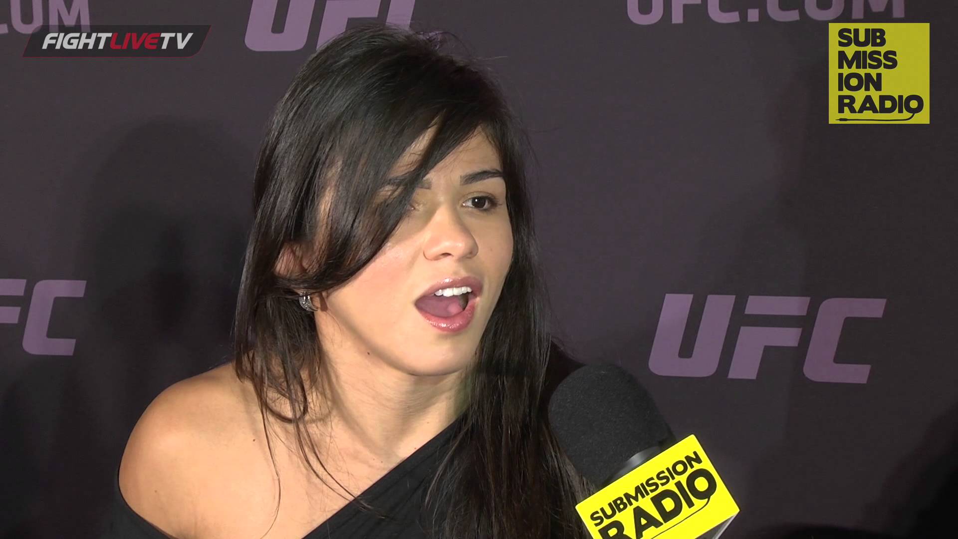 UFC 193: Claudia Gadelha on why she's ripped and Paige VanZant isn'...1920 x 1080